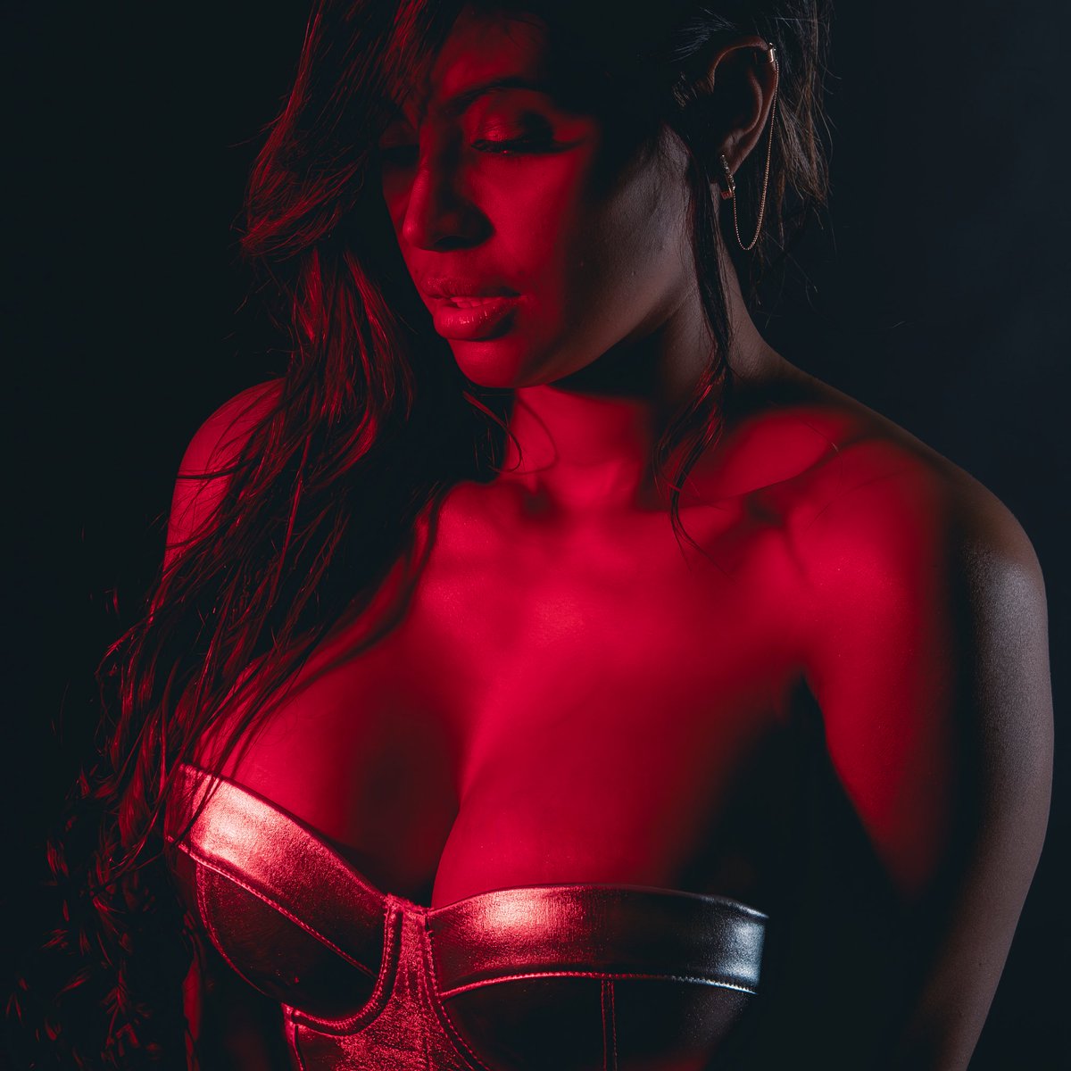 👩🏽:  Jero Sujey
📷 : Alfonso Blanco

#shooting #photo #photography #foto #fotografia #portrait #retrato #nikon #nikonistas #nikon_spain #nikonespaña #model #d780 #Portrait #Beauty #Model #Fashion #Glam #Inspiration #PhotoOfTheDay #InstaGood #InstaDaily