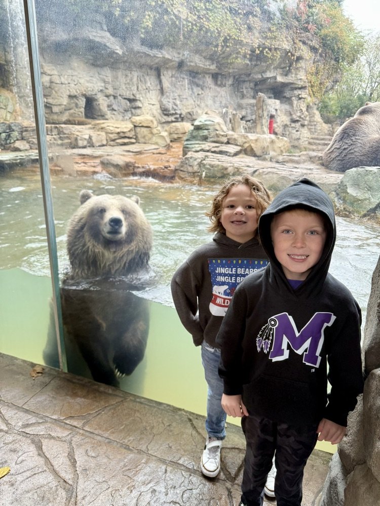 M19_MES's tweet image. MES First grade had a wildly fun time exploring the zoo!🐻🦛🦁 #MESProud  #19EveryStudent