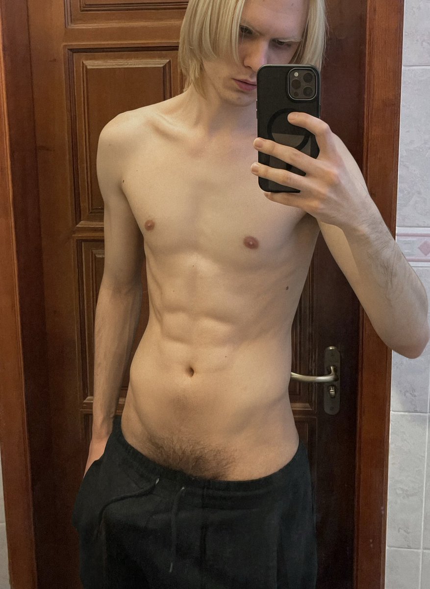 новеньким привет.  клянетесь мне, что будите ретвитить мои посты и верно проявлять активность?