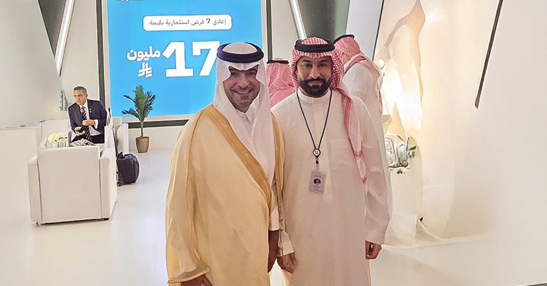 Hissatechcom's tweet photo. سعدنا في #القمة_العالمية_للبروبتك بتكريم حصتك على المنصة من معالي وزير  البلديات والإسكان أ. ماجد بن عبدالله الحقيل، وسعادة م. عبدالله بن سعود الحماد الرئيس التنفيذي للهيئة العامة للعقار، كـ راعٍ رئيسي للحدث.

كما تشرفنا بزيارة معالي الوزير، وسعادة الرئيس التنفيذي للهيئة العامة للعقار،  ومعالي أ. محمد بن عبدالله القويز، رئيس هيئة السوق المالية، لجناحنا في القمة،، حيث استعرضنا حلولنا التقنية في الملكية الجزئية العقارية، والتي تسهم في تعزيز السيولة في السوق العقاري من خلال تمكين شريحة جديدة من المستثمرين من دخول القطاع بمبالغ بسيطة، ودعم التحول الرقمي بما يتماشى مع مستهدفات رؤية 2030.

@a_salhammad 
@REGA_KSA