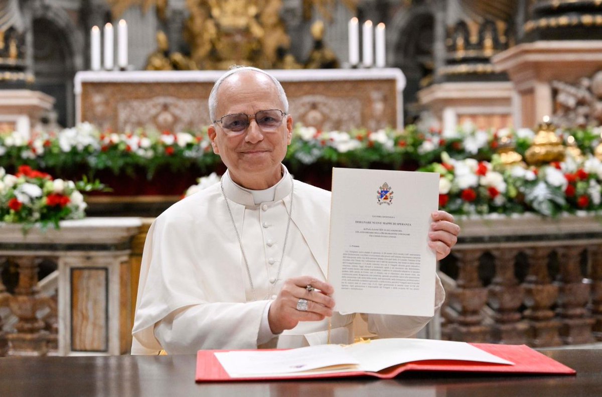 Acaba de publicar el papa León una carta apostólica preciosa sobre la educación católica. Se titula “Dibujar nuevos mapas de esperanza” y está escrita con motivo del 60 aniversario de la declaración conciliar Gravissimum educationis. Todavía no ha sido traducida. En el punto 10.3