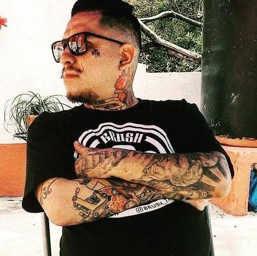 #QEPD el #tatuador cuernavacense #ElTrozoMachink. Trascendió que fue atacado a balazos cuando viajaba a bordo de su camioneta por la avenida Estado de Puebla, su negocio estaba ubicado en el #Centro de #Cuernavaca...