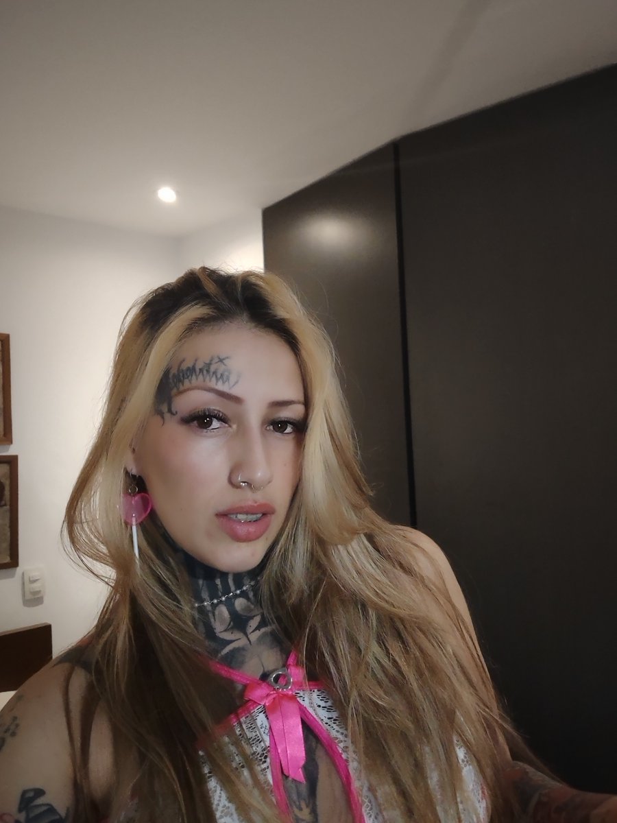 Repost if would you  fuck a girl with face tats?