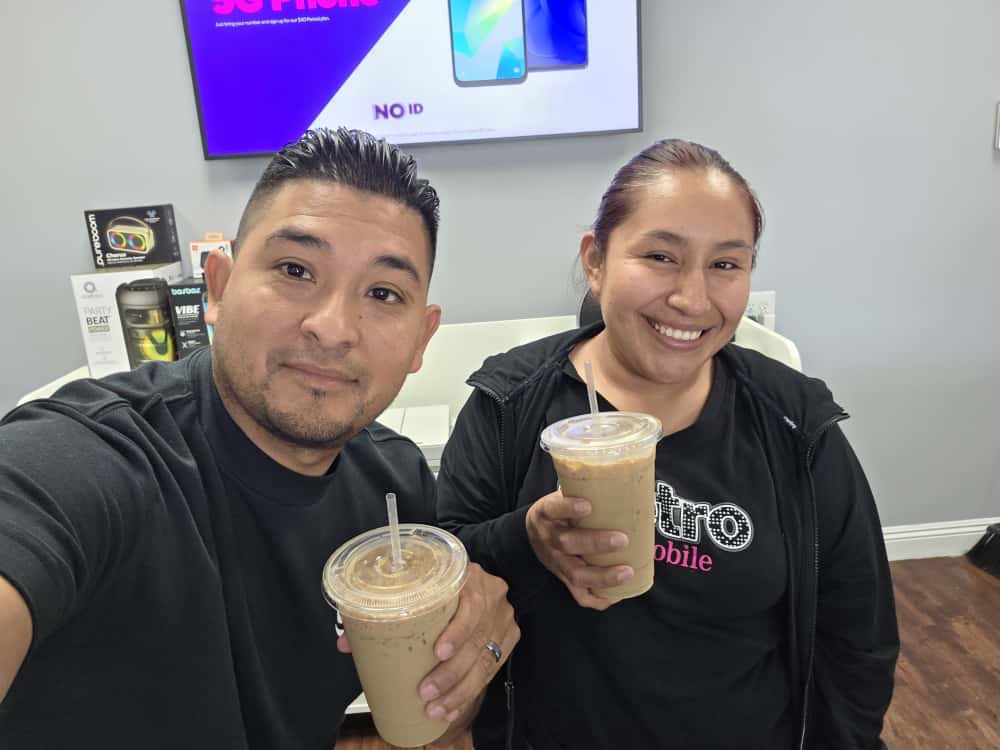 PCGPrepaidBiz's tweet image. Coffee break. 💜#metrobytmobile