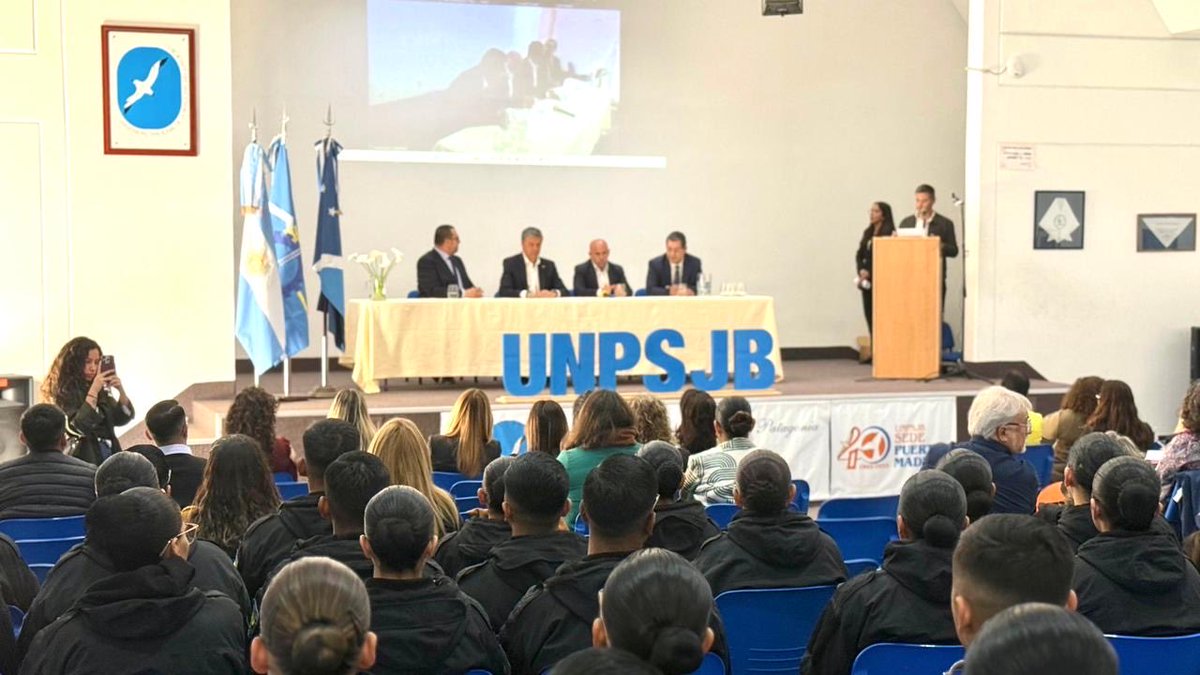 ENCUENTRO REGIONAL SOBRE MEDIACIÓN

Participé hoy en la sede de la <a href="/unpsjb_oficial/">Universidad Nacional De La Patagonia San Juan Bosc</a> en Puerto Madryn de la apertura del Pre-Taller Regional “Fortaleciendo la mediación y el acceso a la Justicia desde la realidad local en la región patagónica”, preparatorio del evento “30 años de