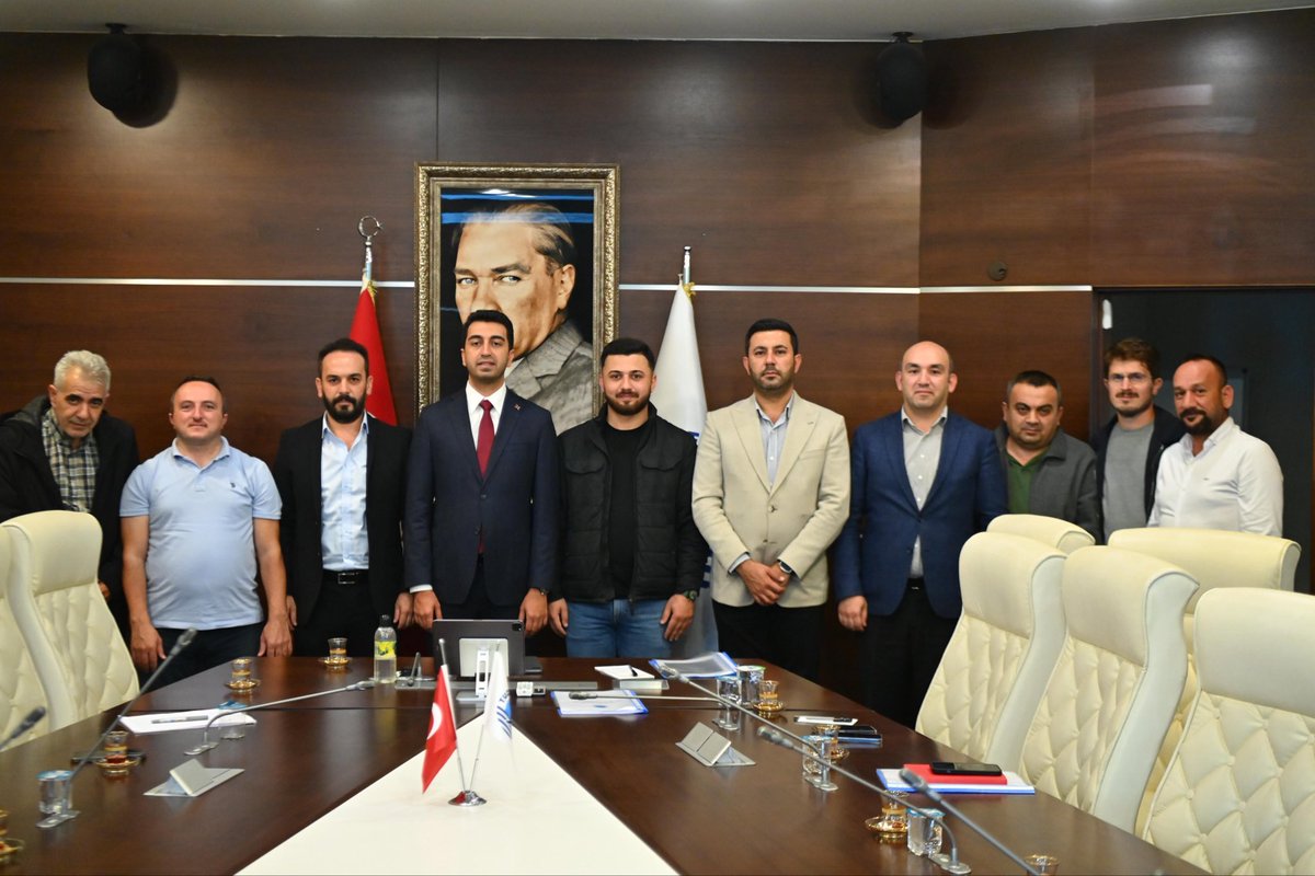 Tuzla Belediye Başkanımız Sn.Eren Ali BINGÖL Beyefendiyi makamında ziyaret ederek İSKİ çalışmaları, yatırımları ve bölge ihtiyaçları konusunda kapsamlı bir toplantı gerçekleştirdik. 
Tuzla halkına daha iyi hizmet vermek adına yapılan buluşmadan dolayı kendilerine teşekkür ederiz.