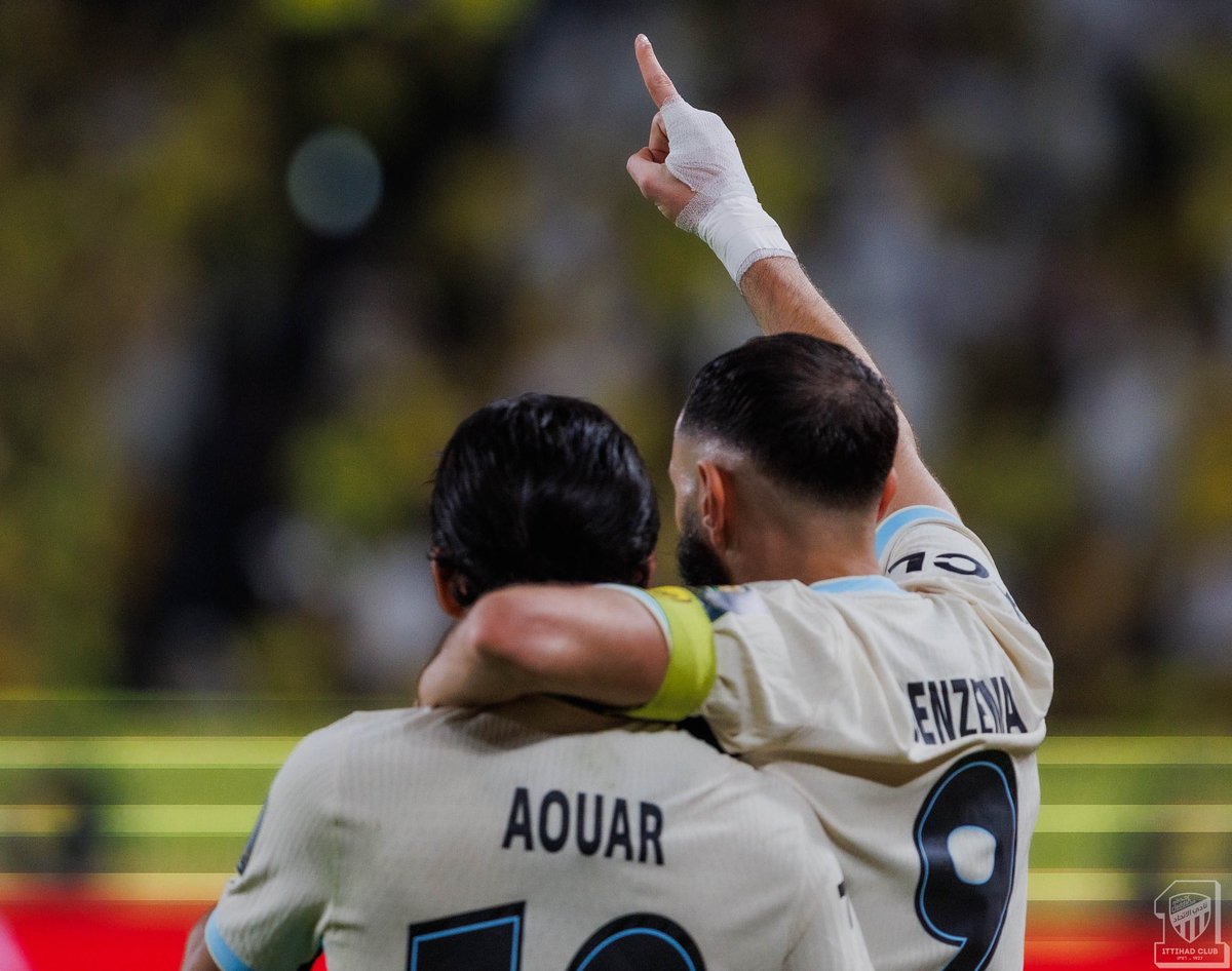 يأتونك بالكريم فإن رفضت جاؤوك بالحسام
جاؤوك بالحساااااام
حسام ليس عوار 
بل بتّااااااار بل بتّااااار