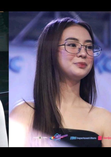 pipinooo2's tweet photo. @dharby27 Eto itsura ni Fyang last November 2024.. Tpos nung naging bf nya si Jm bgla bumagsak katawan nya at super haggard na.. From super blooming to haggard..

Hndi na nakapagtataka. Pbb plng binackstab at slutshame na sya ni Jm. Plagi nya pnapahiya at pinagmumukhang desperada si Fyang. https://t.co/V6lmmoen6E