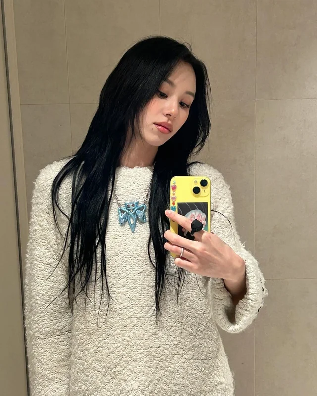 ONCESTREAMTWICE's tweet image. We are forming a task force to protect Chaeyoung from rumors and harmful content.

If you have evidence of accounts spreading false or offensive information, please submit it through our secure form:
🔗 forms.gle/Q6JucvvzVJEBDq…

All submissions will be verified and organized into…