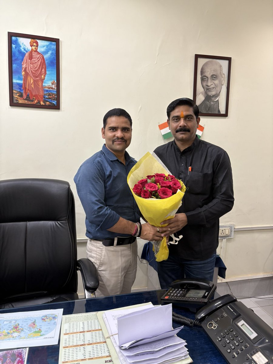 dsdeepaksharm11's tweet image. प्रेम,सहयोग,विश्वास,निष्ठा, सुरक्षा,सहानुभूति,सम्मान
ऐसे भाव रिस्तो में रखने बाले मेरे प्रिय अनुज @AkshunnaBo42899 dig PA  ग्वालियर को जन्मदिन की हार्दिक बधाई एवं शुभकामनाएं। खुश रहे स्वस्थ रहे मस्त रहे। 🎂💐🌹❤🙏
भगवान श्री परशुराम जी का आशीर्वाद सदैव बना रहे।