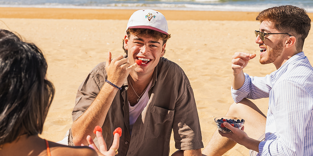 Llega el buen tiempo, los días son más largos, todo se inunda de flores, de colores, de calidez y también... de alergia 🤧 

Disfruta de todo lo que la primavera va a ofrecerte y desafía a la alergia con nuestras berries 🍓

👉 f.mtr.cool/pdwwsjasle

#FresóndePalosCuidaDeTi