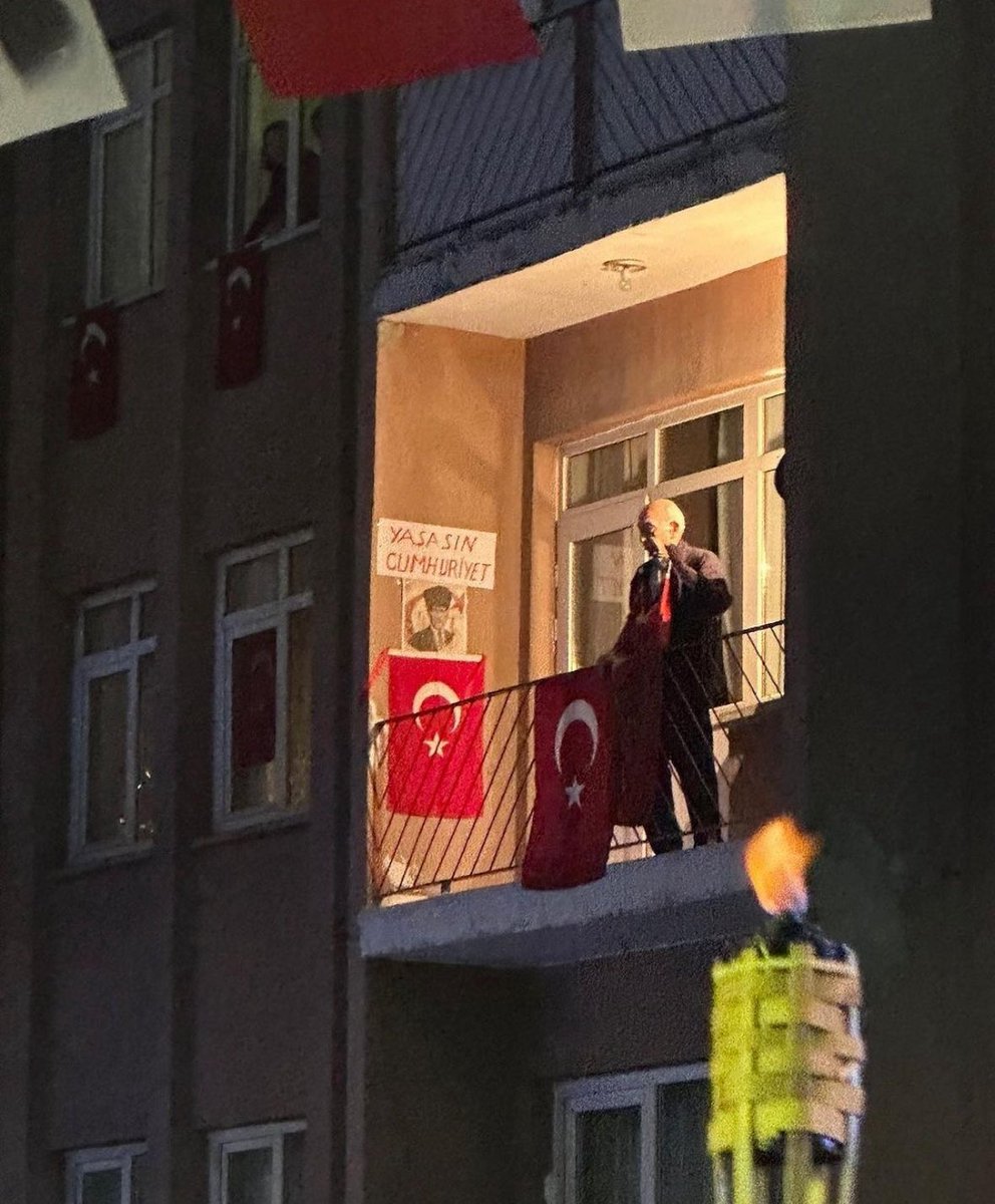 “Yaşasın Cumhuriyet 🇹🇷”