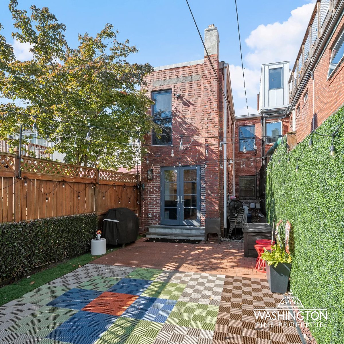 Reimagined by Four Brothers, 1733 11th St NW embodies timeless sophistication in Logan Circle. This 3 BR, 2.5 BA Federal-style home blends historic charm with modern design. Featuring exposed brick, a chef’s kitchen, primary suite with skylit bath, outdoor spaces, and parking.