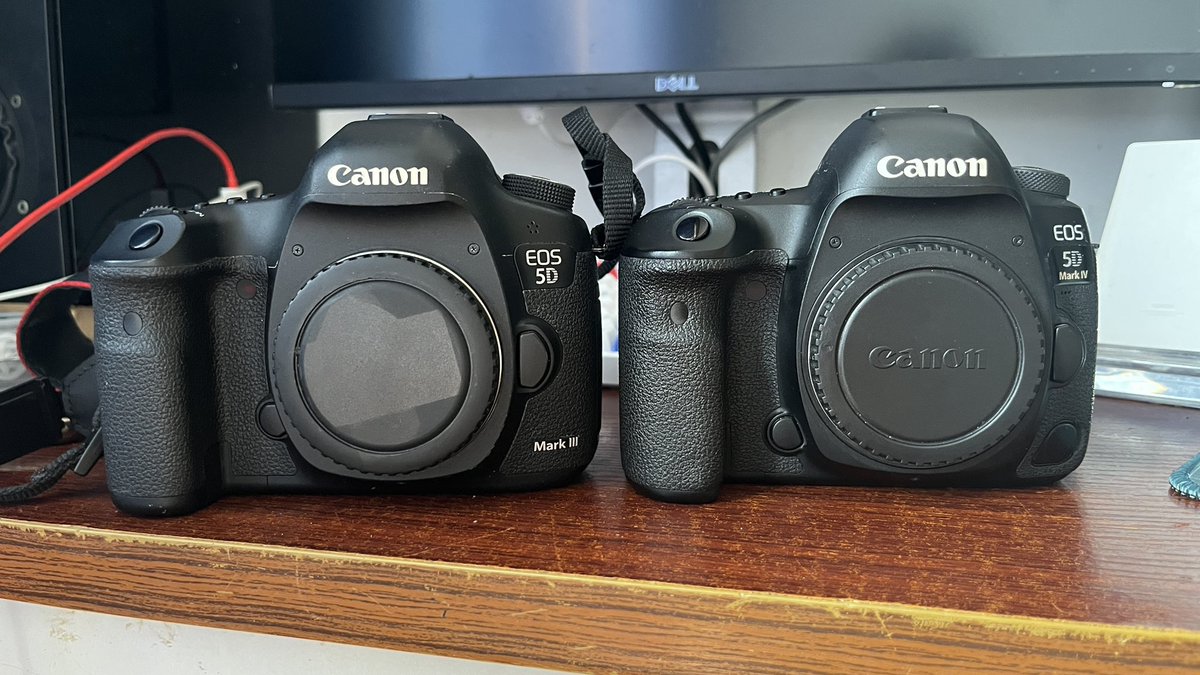 NotFarStarlight's tweet photo. 5D MK3&amp;5D MK4 https://t.co/oN9sozskqo