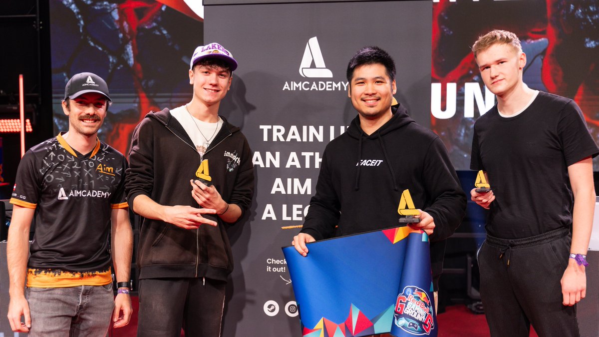 aimcademy's tweet image. The Top Aimers @VulkanLAN🎯
🥇@BlizziiCS2 --&amp;gt; CS Faceit +3k elo
🥈@Tezicss  --&amp;gt; Valorant Radiant
🥉Piotrσw

GG WP everyone! 💪

See you next year! 
@redbullAustria
#VERHLEIHTFLÜÜÜGEL