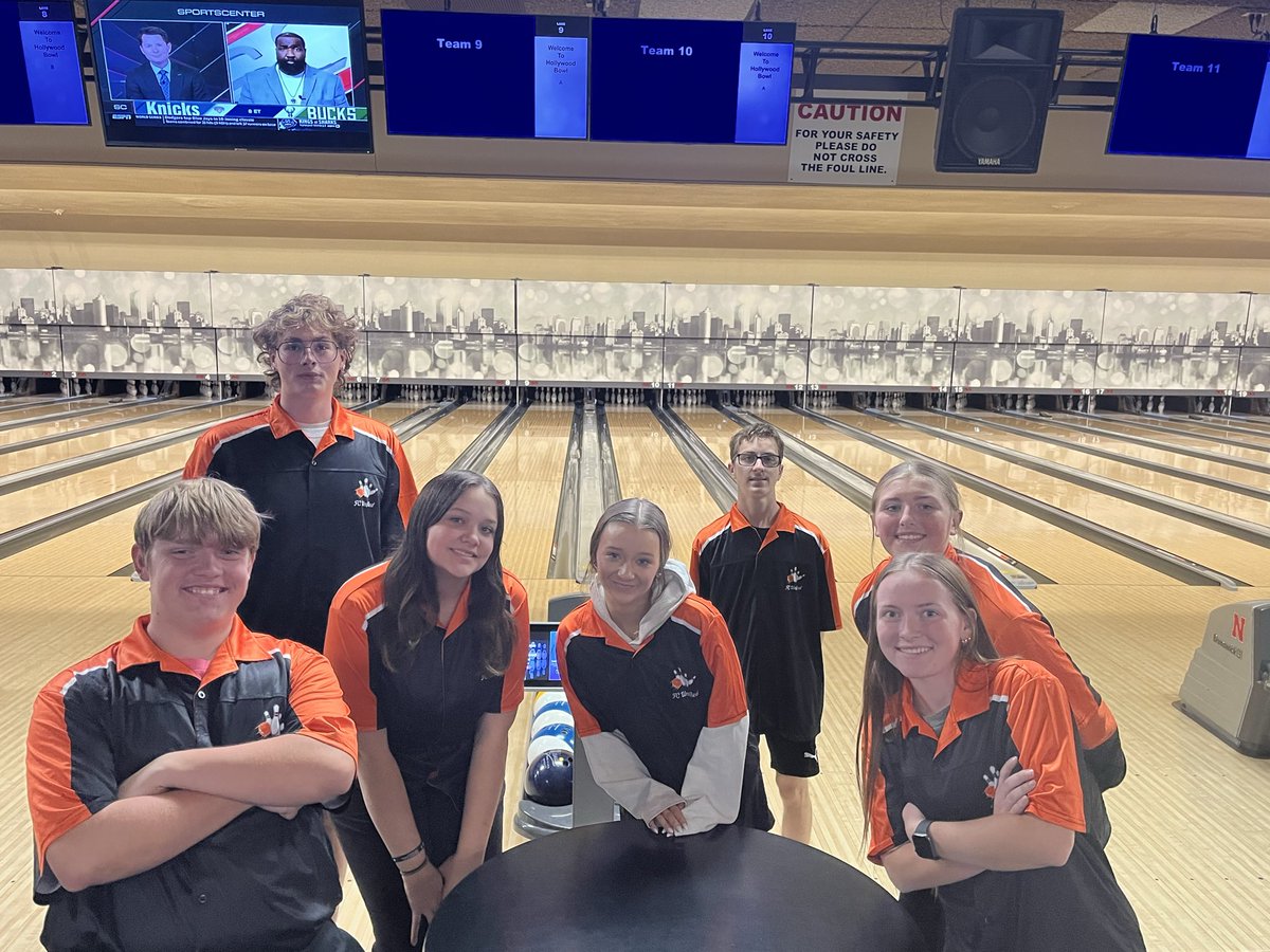 bowling_fc's tweet image. Getting ready for Fort Calhouns first Unified bowling triangular