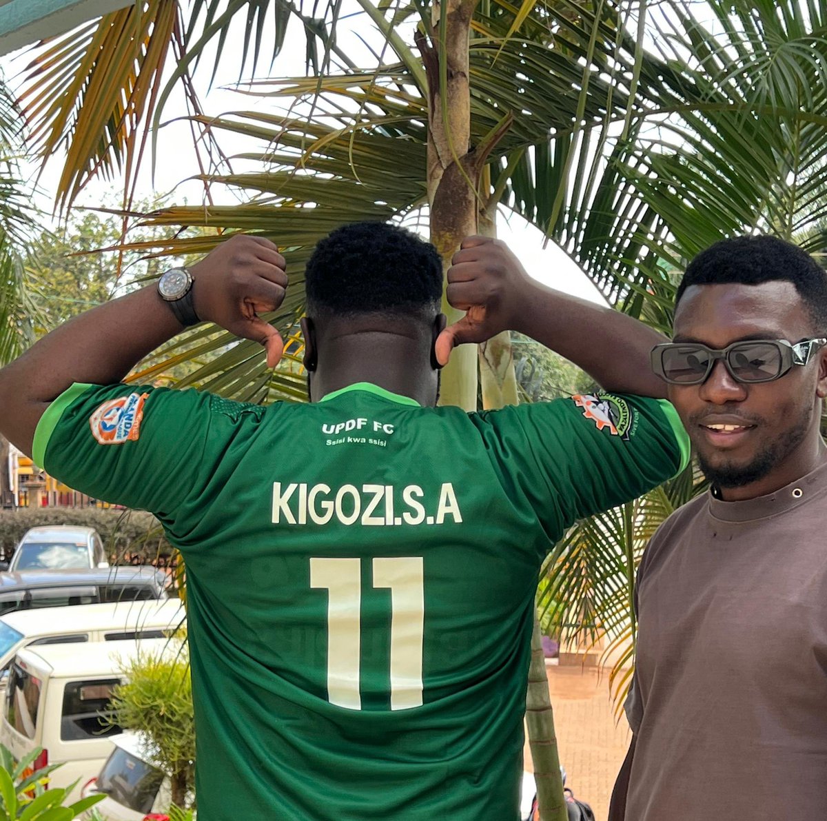 I have watched him play several times but my God his another talent who needs a better team and a coach who can understand his style of play <a href="/KigoziAndrewS/">Andrew Samson Kigozi</a> from @UPDF FC 
<a href="/VipersSC/">𝐕𝐢𝐩𝐞𝐫𝐬 𝐒𝐩𝐨𝐫𝐭𝐬 𝐂𝐥𝐮𝐛</a> omwana  Ono tumuseeko amaaso