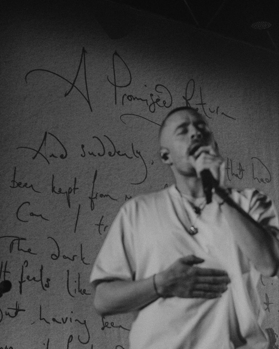 Dermot Kennedy tweet media