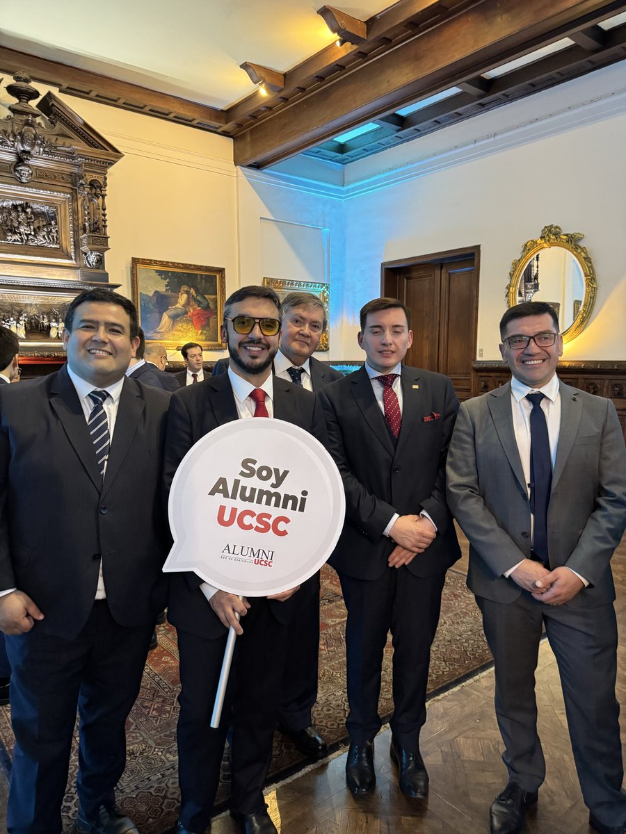 👏 ¡Felices de reencontrarnos! 👏

👩🏻‍🎓🧑🏻‍🎓 Un emotivo encuentro tuvimos con nuestros ex alumnos de Derecho UCSC, con ocasión de la “Cena Anual Alumni” de la Facultad.

<a href="/ucscconcepcion/">UCSC Concepción</a> 
<a href="/alumniucsc/">Alumni UCSC</a>