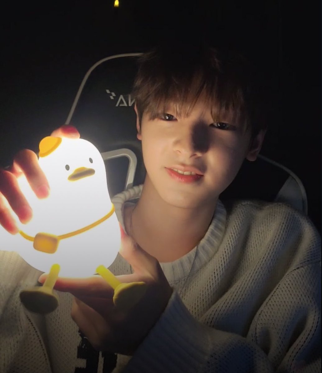 won2xin's tweet image. my freaking baby😭😭😭😭