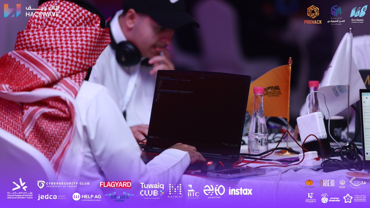 Pre_Hack1's tweet image. الهدوء الظاهر مجرد تمويه، امام الشاشات عقول تحارب

#جامعة_جدة   #CYCLUB_UJ #Hackwave25 #PreHack