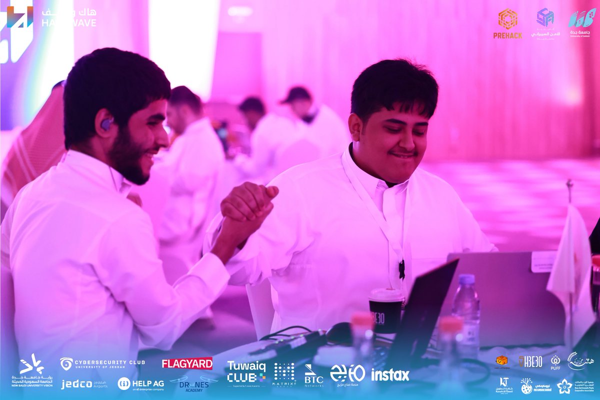 Pre_Hack1's tweet image. الهدوء الظاهر مجرد تمويه، امام الشاشات عقول تحارب

#جامعة_جدة   #CYCLUB_UJ #Hackwave25 #PreHack