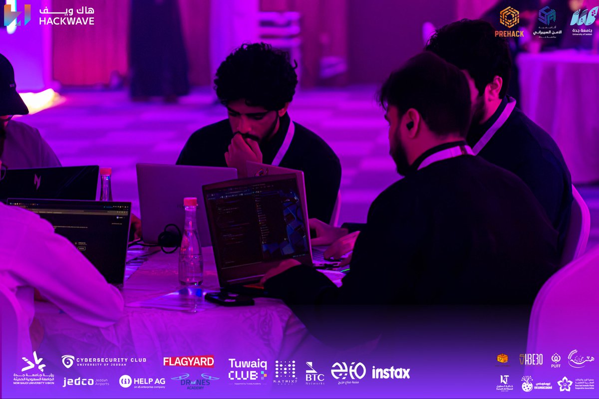 Pre_Hack1's tweet image. الهدوء الظاهر مجرد تمويه، امام الشاشات عقول تحارب

#جامعة_جدة   #CYCLUB_UJ #Hackwave25 #PreHack