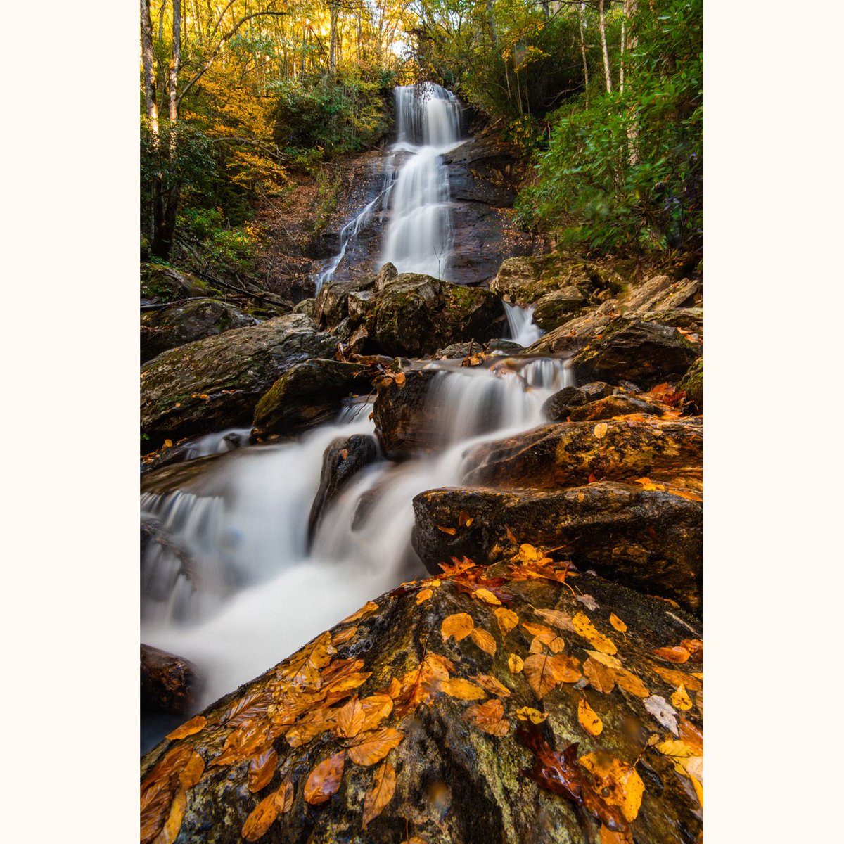 DavidSimchock's tweet photo. Happy DSP Travel Tuesday!

This is Part 1 of a two-part post freaturing "Western North Carolina Waterfalls in Autumn" (although one of these is from across the border in South Carolina, I believe, and two of them aren't really waterfalls, but are of flowing water).

#waterfalls https://t.co/0NPBlhSWJv