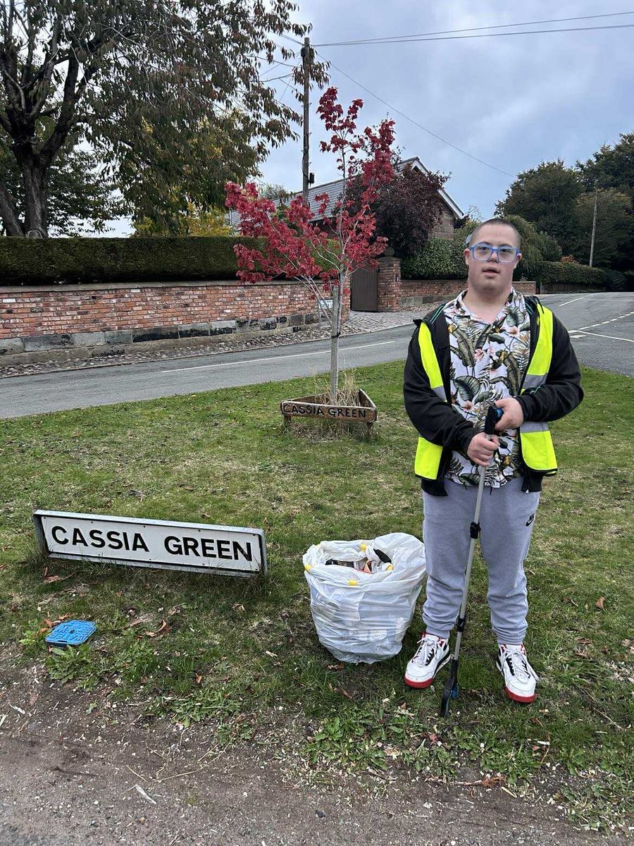 WhitegateVision's tweet image. A special thank you to Theo who has been out and about keeping our village tidy.  Please see Theo’s fundraising page. 
justgiving.com/page/helen-avr…