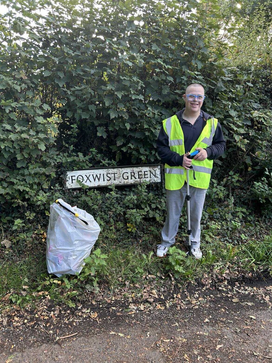 WhitegateVision's tweet image. A special thank you to Theo who has been out and about keeping our village tidy.  Please see Theo’s fundraising page. 
justgiving.com/page/helen-avr…