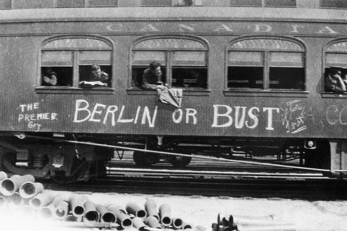 In the spirit of Remembrance Day we would like to invite you to 'From Badges to the Battlefield' a gripping historical presentation, and a rarely told story of Calgary's Police in WW1. 

Learn more: youthlinkcalgary.com/from-badges-to…