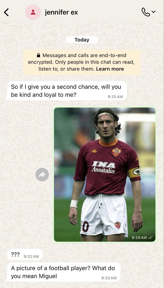 miguelmovinggg's tweet image. she thinks it’s just a picture..