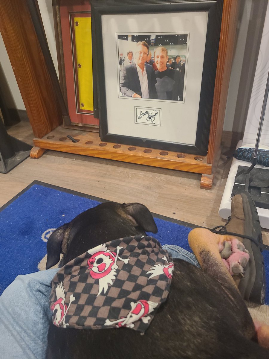 Sorry I can't help you today. My dog has me occupied. 🤣🥰🐶❤️