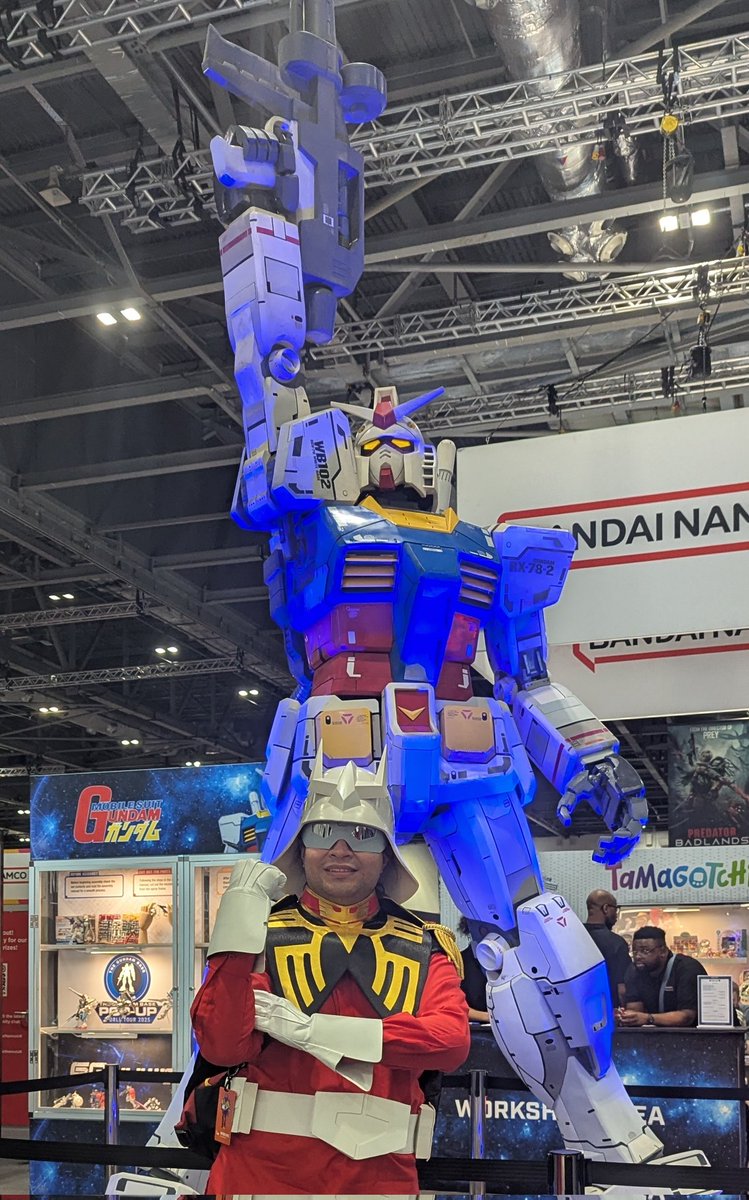 This weekend at MCM Comic Con I was Char Aznable - I made a Gundam buddy! 

I had fun cosplaying, albeit only for a short while! 

#bandai #mcmcomicon