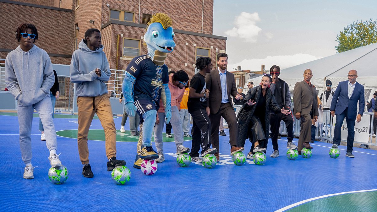 ussoccerfndn's tweet photo. The road to 2026 starts here.

Last week, we teamed up with @FWC26Philly, @PhilaUnion, @Comcast, @IBX, @PHLschools, @SwensonLions, &amp; Building 21 to kick off the 26 for 26 legacy initiative — 26 soccer projects across PA, including 2 new mini-pitches in Philly. https://t.co/nmYqGUTYwR
