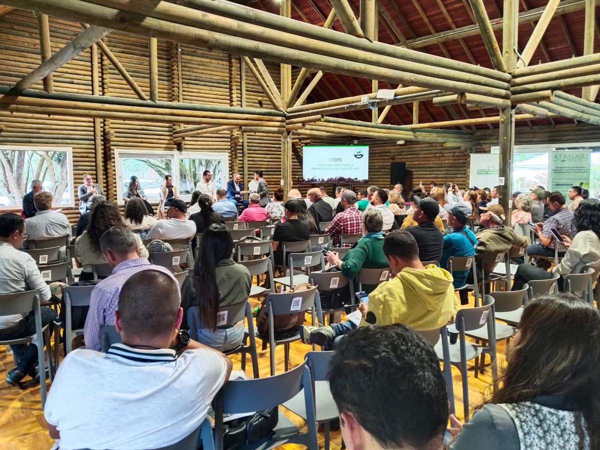 🥑El doctor #ÁlvaroPalacioPeláez participa en el Foro: Crisis y Soluciones para comercialización del Aguacate Hass, realizado en #rionegroantioquia, en el que participan #Asohofrucol - #FNFH, @gobantioquia, @finagroco, @icacolombia y @procolombiaco, entre otras.