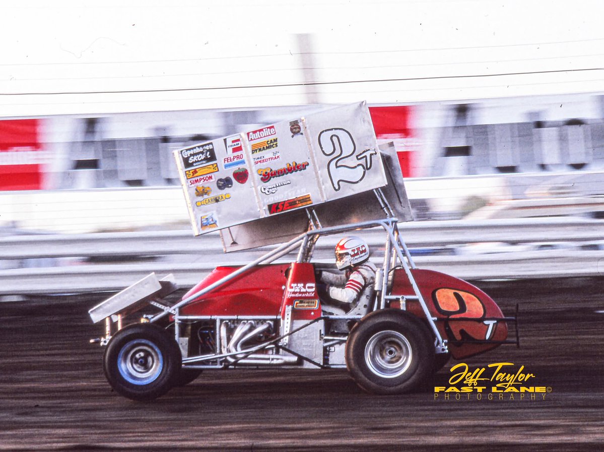 Allan Holland "Hoseheads" (@hosehead33) on Twitter photo Today's Photo of the Day features Jac Haudenschild running flat out during the 1988 Knoxville Nationals.
πΈ Jeff Taylor 
All the News that's Fit to Sprint. Hoseheads.com π Today's Photo of the Day features Jac Haudenschild running flat out during the 1988 Knoxville Nationals.
πΈ Jeff Taylor 
All the News that's Fit to Sprint. Hoseheads.com π