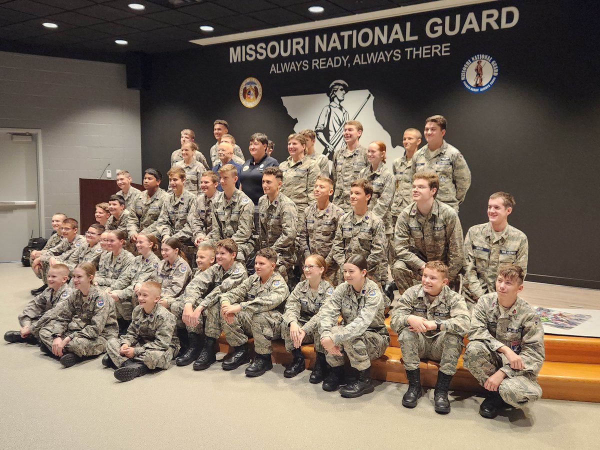 mocapnews's tweet image. Join Missouri Wing in congratulating this year&apos;s NCO Academy class on a successful learning and growth experience -- held at the Missouri National Guard&apos;s Ike Skelton Training Site near Jefferson City, MO! #civilairpatrol #CAPcadet