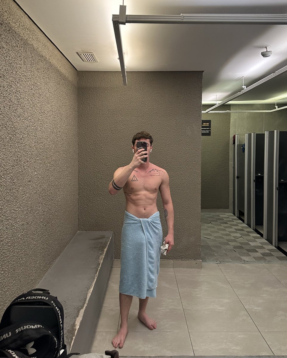 Vestiário vazio 🤝 ficar pelado