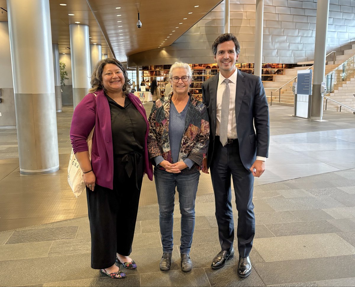 PaulSalvaire's tweet image. At #OneOceanWeekSeattle
➡️I discussed global ocean governance, France&apos;s National Strategy, and Seattle-Nantes ties. Exciting collaborations ahead! 🤝🌍 #BlueEconomy #OceanProtection 
➡️Met with Seattle leaders to explore cooperation on sustainable transport &amp;amp; climate adaptation