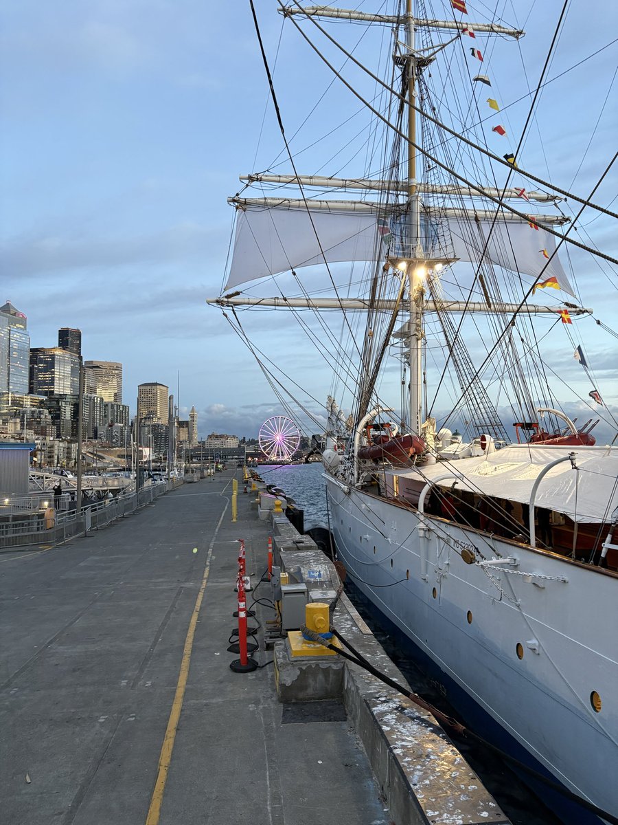 PaulSalvaire's tweet image. At #OneOceanWeekSeattle
➡️I discussed global ocean governance, France&apos;s National Strategy, and Seattle-Nantes ties. Exciting collaborations ahead! 🤝🌍 #BlueEconomy #OceanProtection 
➡️Met with Seattle leaders to explore cooperation on sustainable transport &amp;amp; climate adaptation