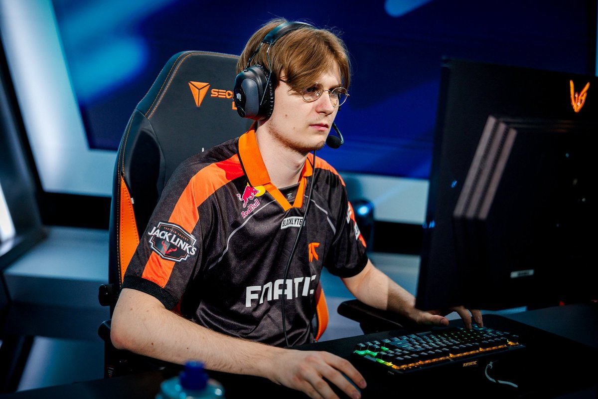 MathChoko's tweet image. [SOURCE] Upset 🇩🇪 reportedly played ranked Duo-Queue with Inspired 🇵🇱 in an atempt to poach him to join Fnatic 🇪🇺, securing both players a place in the org.

Source : @PeaxyTV for Peesh Esport