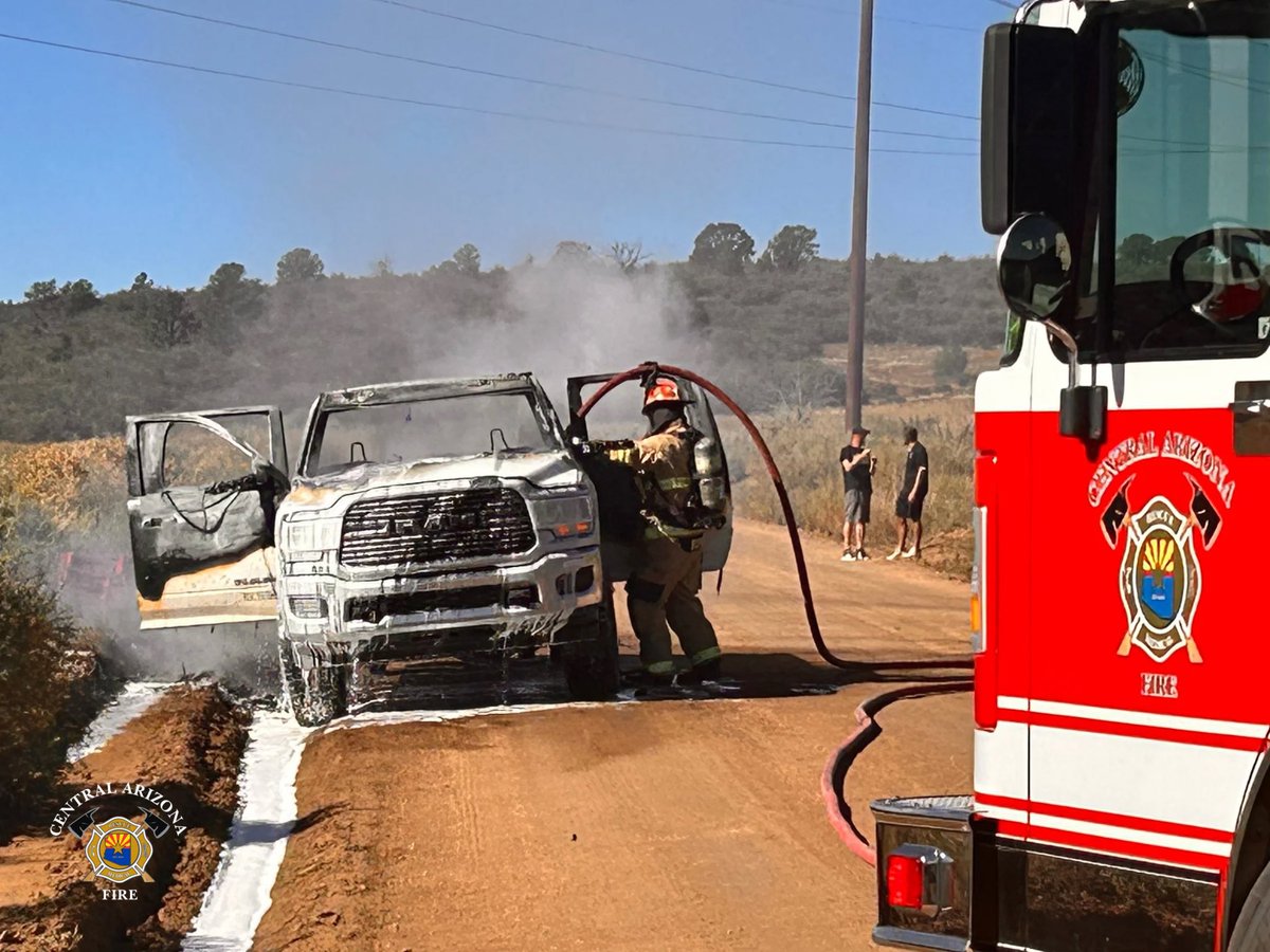 Earlier, CAFMA firefighters quickly extinguished a truck fire on Old Black Canyon Hwy in #PrescottValley. Thankfully, no injuries reported.

Safety Tip: If you see smoke or your vehicle catches fire, pull over safely and immediately, evacuate everyone, and call 911. #FireSafety