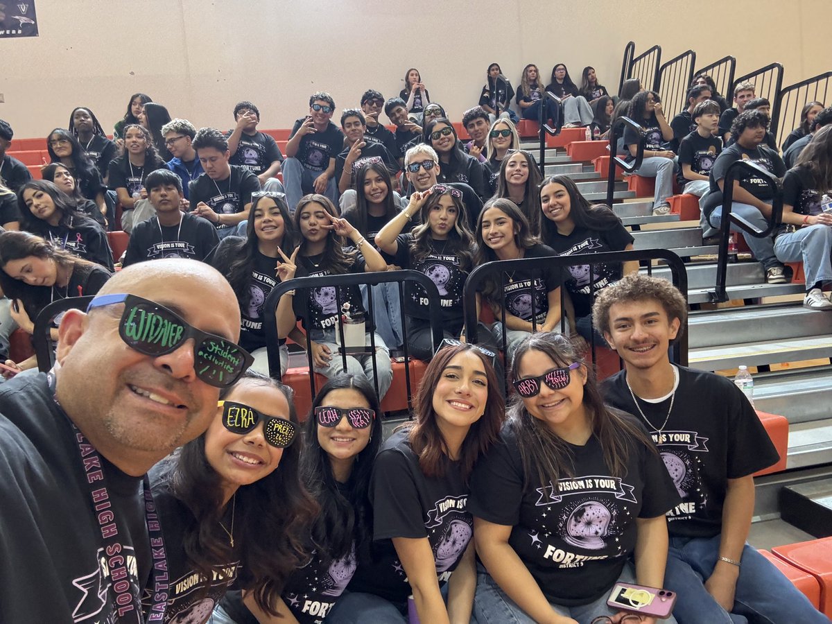 The D-9 Fall conference was a huge success,a big thanks to over 900 who showed up. A big shout out to our student council's innovative spirit, talented performers, skilled cosmetology team, law enforcement team and visionary principal.  It could not have been done without you