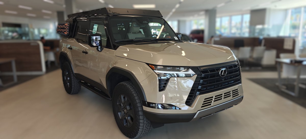 LexusSanDiego's tweet image. Built for luxury and ready to perform on and off the road. Customize your own Lexus GX to make it uniquely yours.
This Lexus GX features a Prinsu roof rack system, passenger side accessory panel, rock rails, and more.
Adventure at every turn. #LexusSanDiego #Lexus #LexusGX