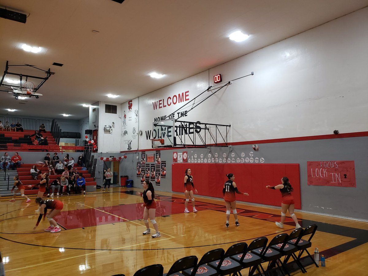 At Mill City for Tri-River volleyball showdown between host Santiam and Delphian. Wolverines are seeking first league title in school history