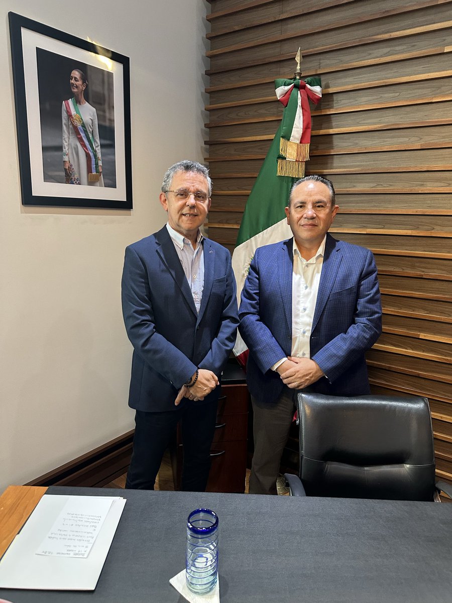 Miguel Ángel Martínez Millán (@miguel_amtzm) on Twitter photo Esta tarde sostuve una reunión con el Subsecretario de Gobiernación de la Secretaría de Gobernación (<a href="/SEGOB_mx/">Gobernación</a>), Lic. César Yáñez Centeno, para revisar de manera directa la situación de los bloqueos carreteros que productores agrícolas han llevado a cabo en los últimos días.
He Esta tarde sostuve una reunión con el Subsecretario de Gobiernación de la Secretaría de Gobernación (<a href="/SEGOB_mx/">Gobernación</a>), Lic. César Yáñez Centeno, para revisar de manera directa la situación de los bloqueos carreteros que productores agrícolas han llevado a cabo en los últimos días.
He