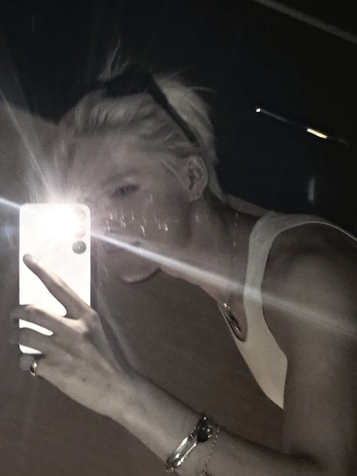 amnausea's tweet photo. Felt a little better, so I had to post proof of being alive. After so long, I felt like I could breathe, but a part of me wished life could treat me with a little more kindness. https://t.co/C97A9dUwr8