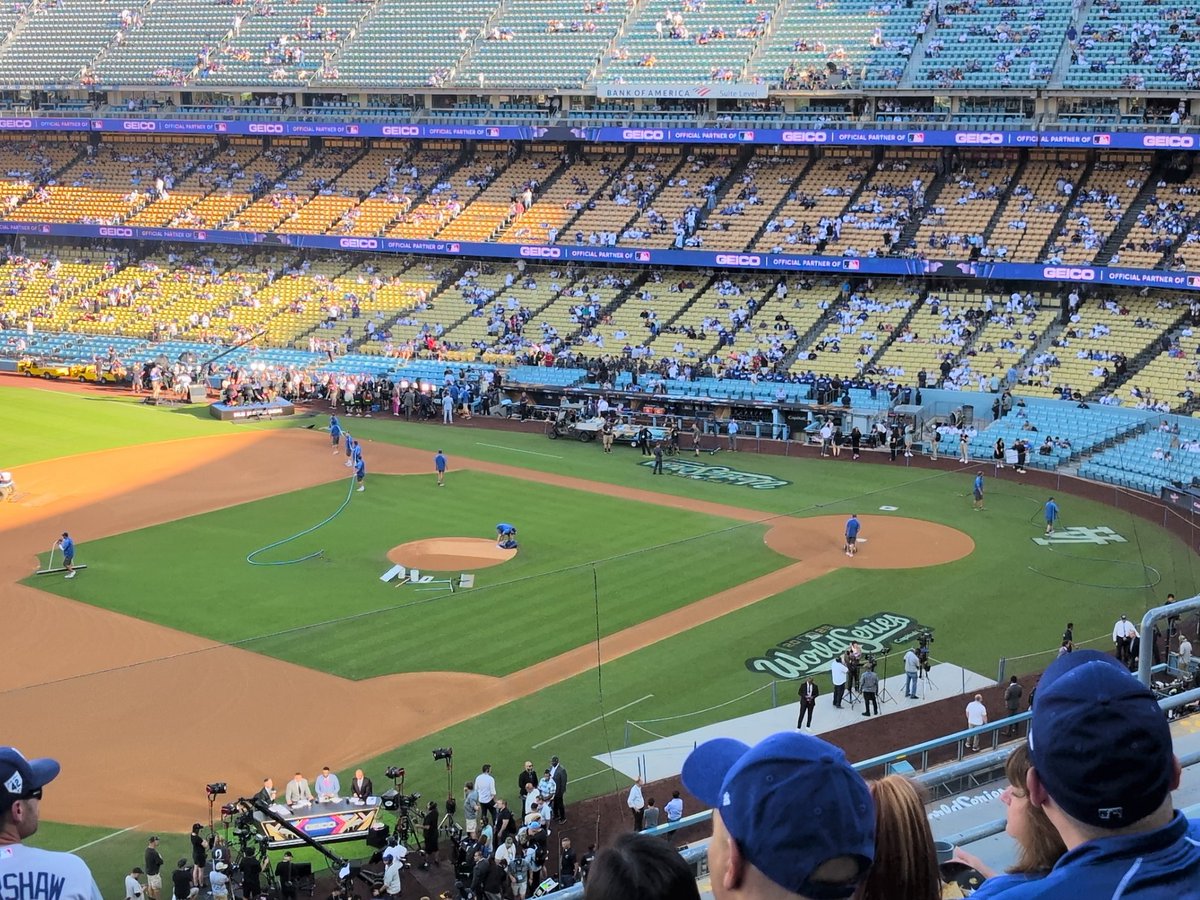 It's been 4 years but I'm finally back to the greatest place on Earth making 9-year-old me's dream come true attending a Dodgers World Series game.