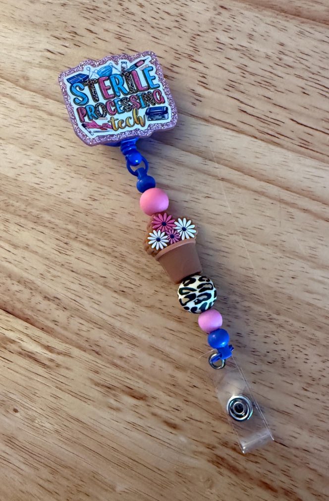 SLMor's tweet image. Are you a STERILE PROCESSING TECH? Check out this cute cheetah print and floral design SPT Badge with Reel Holder in my Etsy shop! 

happylilac.etsy.com/listing/430988…

#sterileprocessingtech #spt #sptgift #sptbadgeholder #handmadegift #cheetah